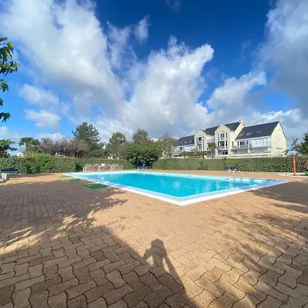 Avec Mezzanine, Piscine Et Parking - Proche Et Clubs Sportifs A La Baule - Fr-1-245-43 *