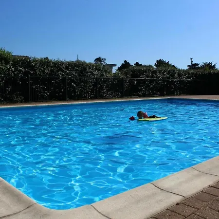 Avec Mezzanine, Piscine Et Parking - Proche Et Clubs Sportifs A La Baule - Fr-1-245-43 Apartmán