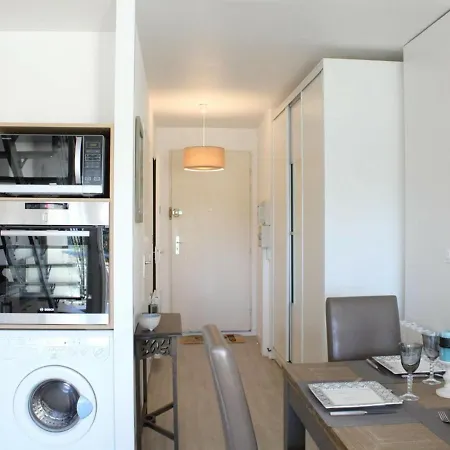 Avec Mezzanine, Piscine Et Parking - Proche Et Clubs Sportifs A La Baule - Fr-1-245-43